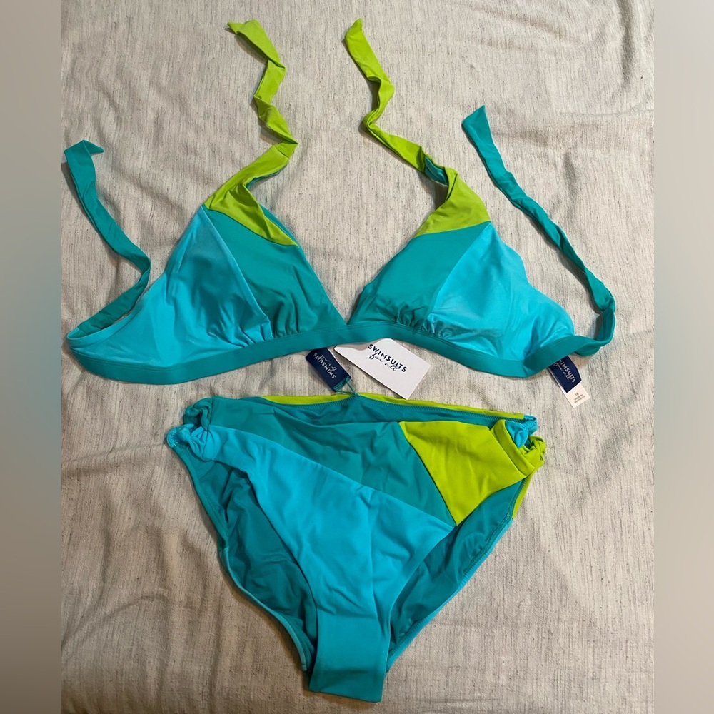 NWT. Color block bikini.